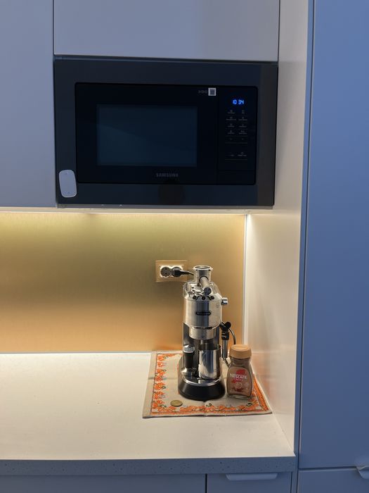 Дава се под наем Двустаен апартамент в к.к. Св.Св. Константин и Елена - 62 кв.м за 612 € - Снимка #2