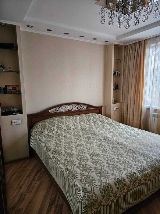 Продам 5 комнатную квартиру