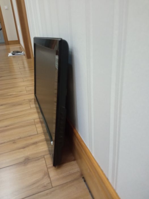 Телевизор Haier.