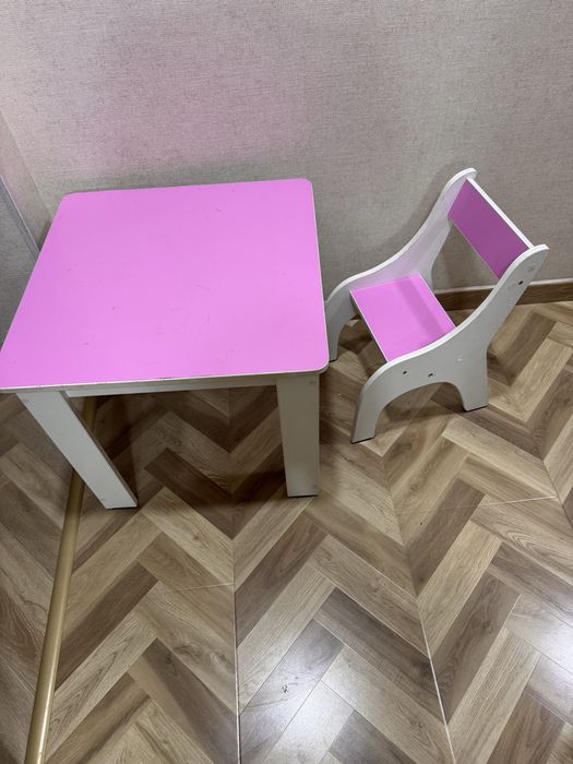 Детский стол со стульчиком
