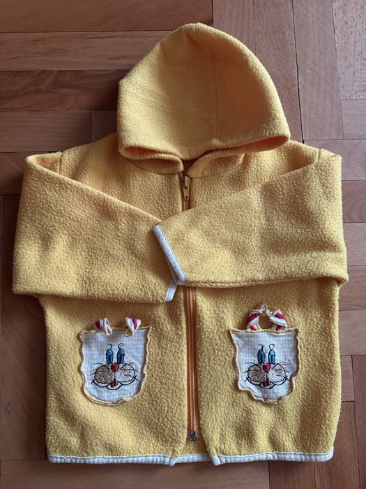 Подарявам детски и бебешки дрехи