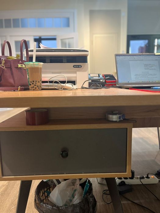 Офисный рабочий стол