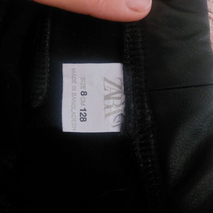 Pantaloni evazați fetita imitație piele zara