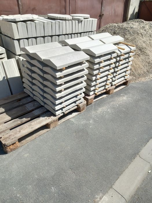 Capace intervale coame gard