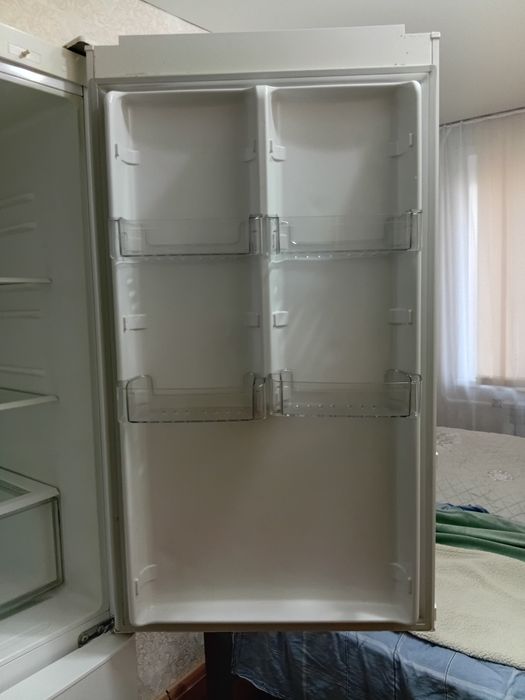Продам. Холодильник. В отличном состояние