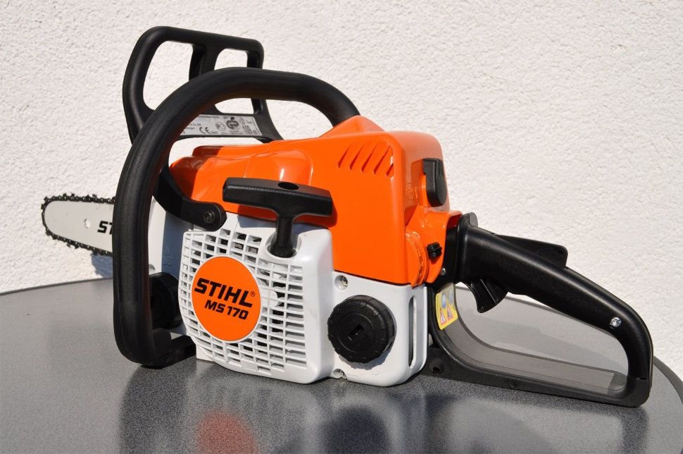 Бензопила STIHL MS 170
Бензопила MS 170
Маленькая, функциональная бенз