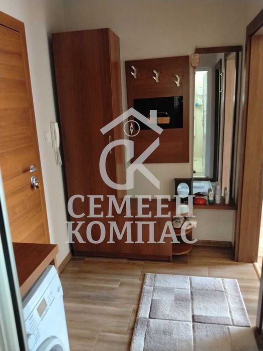Двустаен апартамент в Остромила