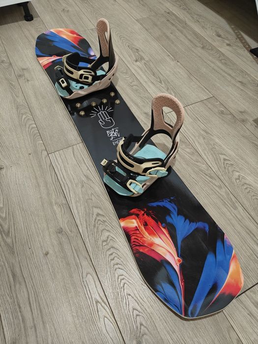 Vând placa snowboard Bataleon Distortia și legături Switchback Static