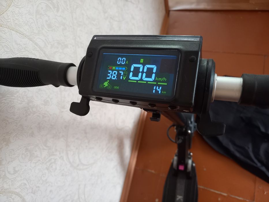 Продам электросамокат