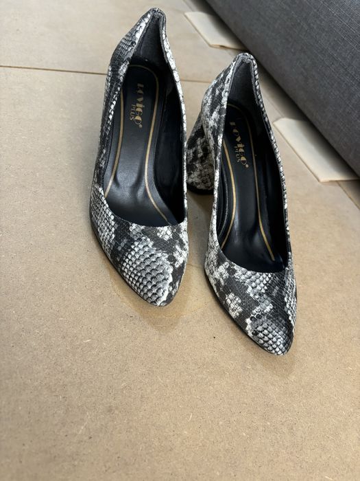 Туфли жақсы жағдайда. 36 размер.                    Тт.