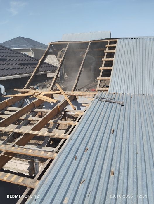 Разнарабочие, грузщики.