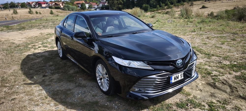 Toyota Camry hybrid,  an 2020, inmatriculat Ro
