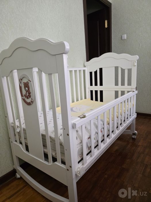 Детская кроватка-качалка, белая, с ящиком