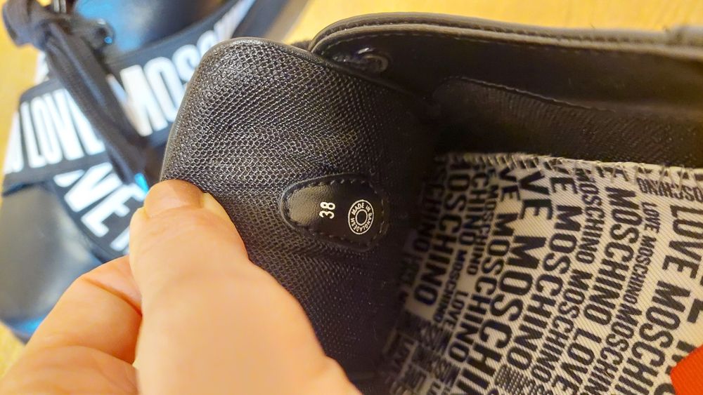 Love Moschino дамски кецове