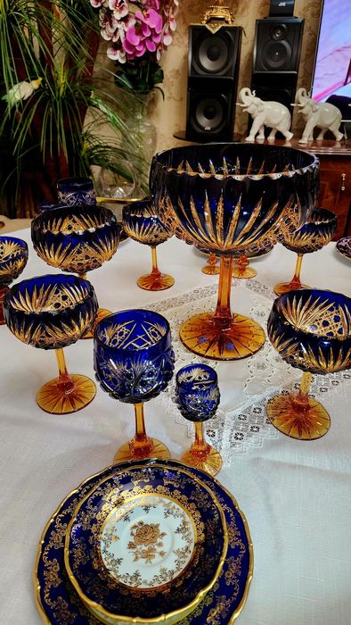 Богемия. Хрусталь. Набор шикарных вазочек фужеров и рюмок. Дёшево !