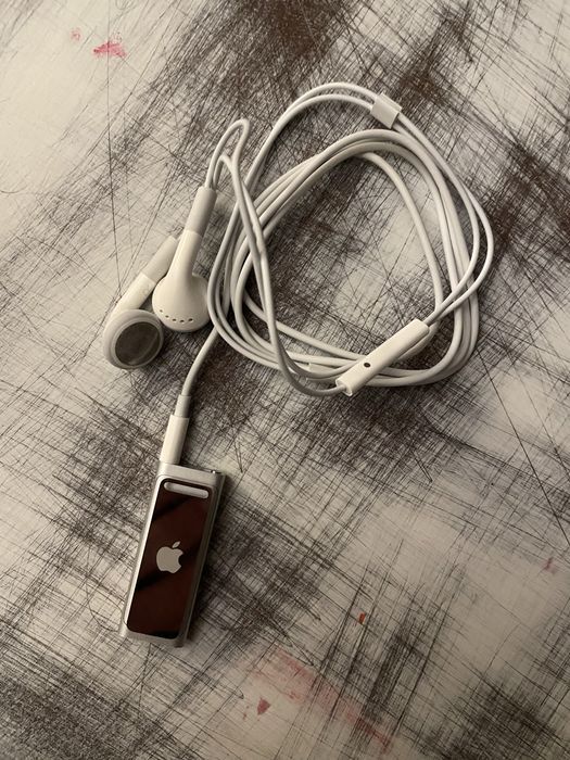 İpod Shuffle 4 GB серый