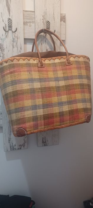 Плажна чанта от естествени материали