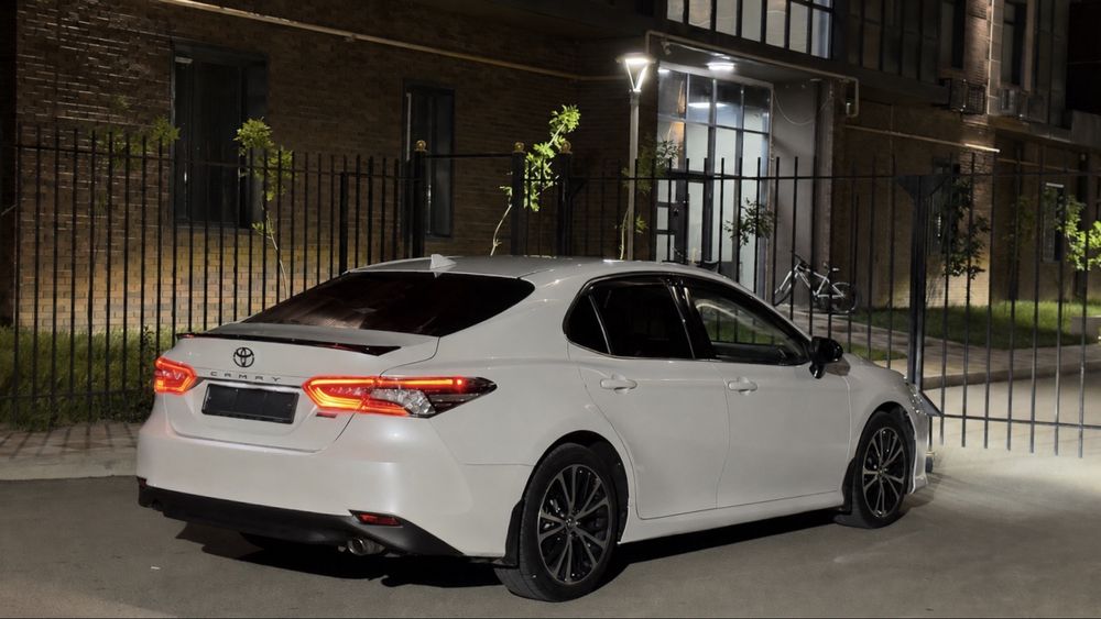 Аренда авто Camry 70 с водителем