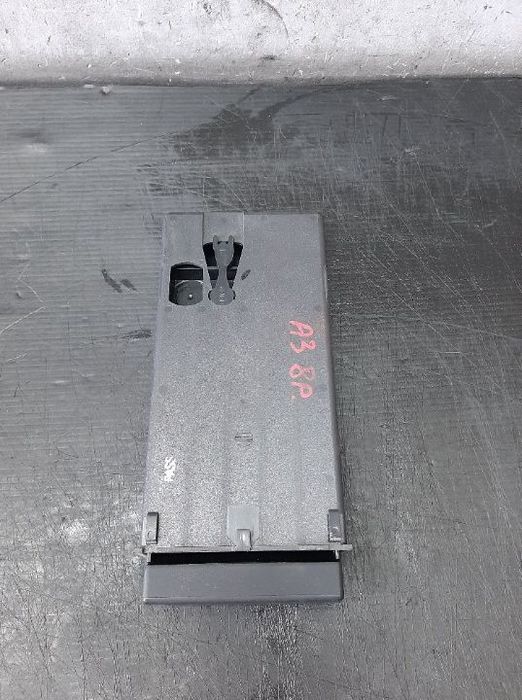 Sertar depozitare audi a3 8p 8p0941561