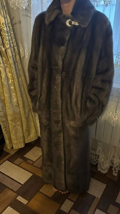 Шуба норковая. .