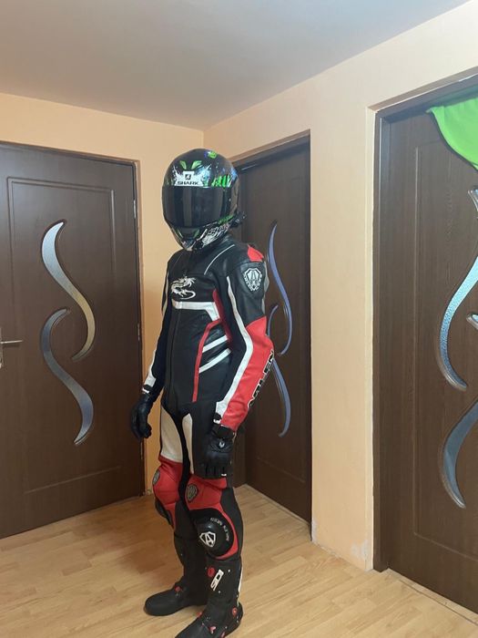 Costum de vanzare Arleness maime 52