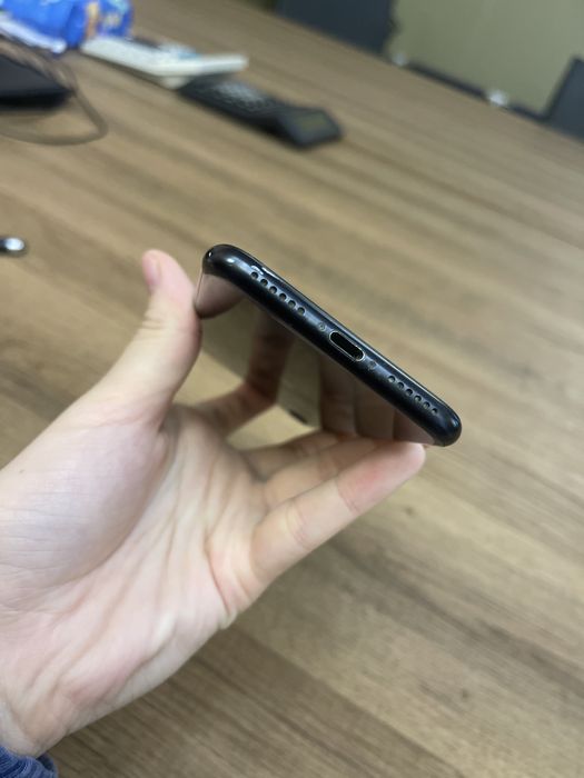 Продам Iphone SE