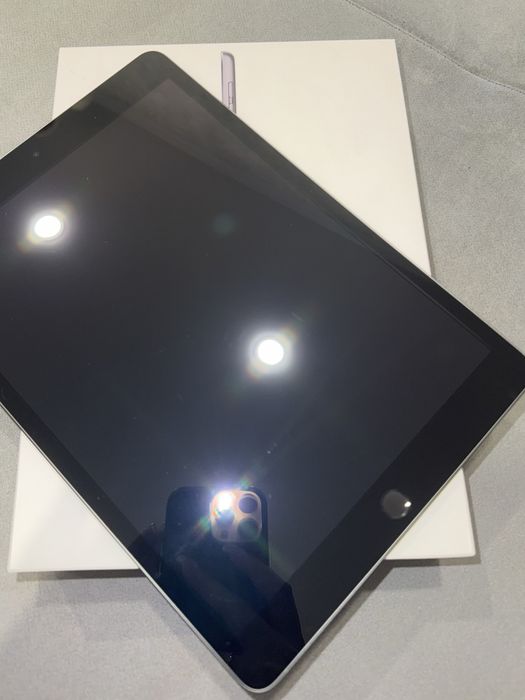 Продам aipad 9th generation (64GB)