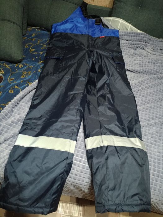 Продаю спецодежду