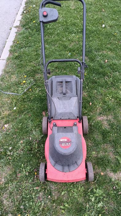 Електрическа косачка MTD 1000