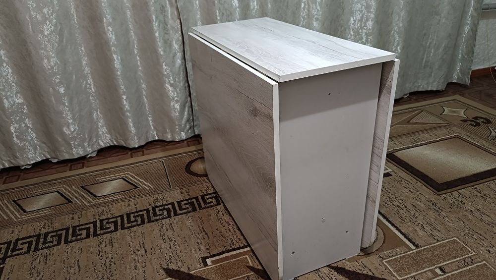 Продам стол книжка