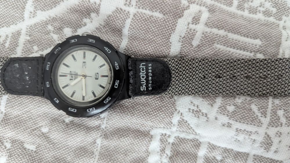 Продам часы Swatch