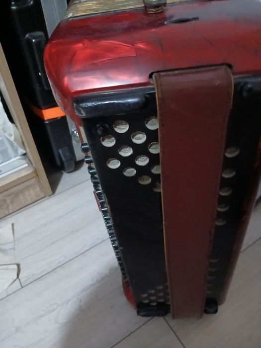Acordeon hohner carena 3