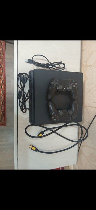 Продам playstation 4 slim 500гб