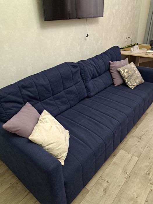 Продается диван  РОССИЯ