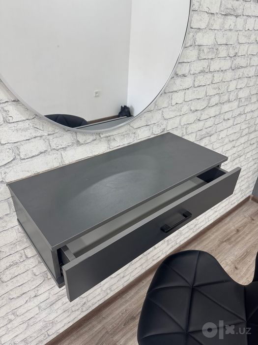 СРОЧНО продам подвесную тумбу/стол