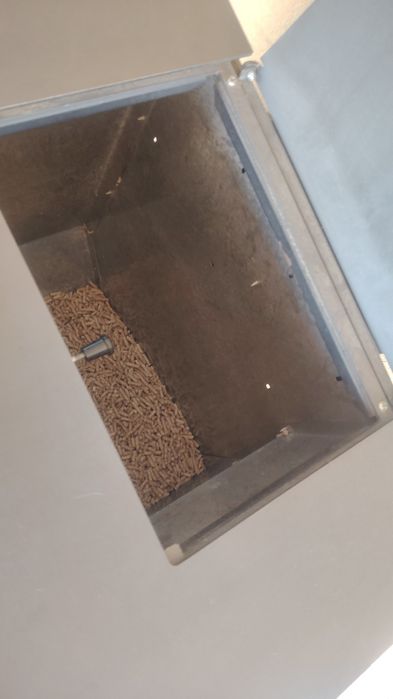 Vând termosemineu pe peleti alfa plam commo 21kw