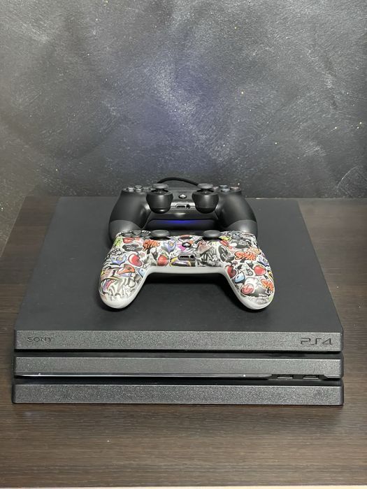 PlayStation 4 Pro 1TB + 2 Controllere (Controller Custom TMR anti stick-drift)