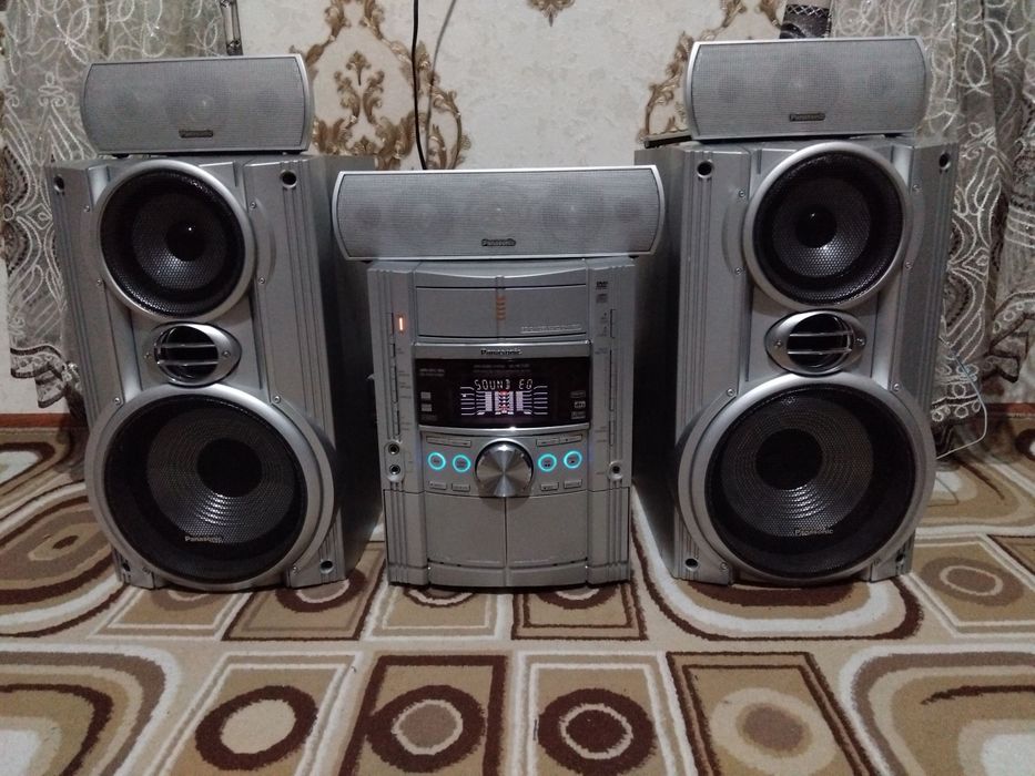 Panasonik muzikalniy sentr sotiladi