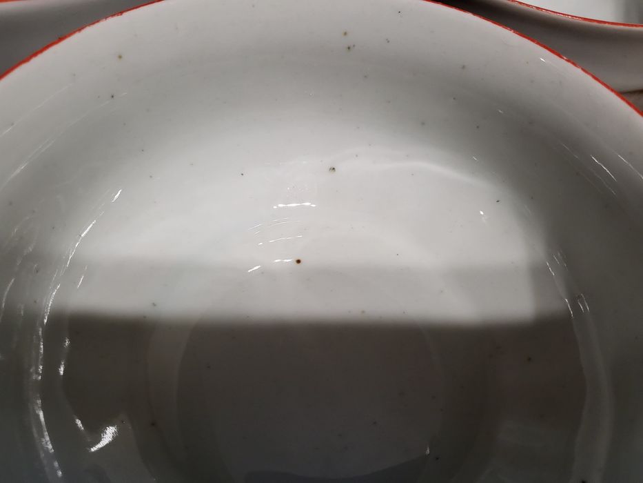 Български порцеланови чинии и купички