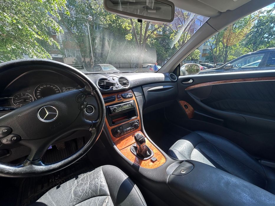 Продавам автомобил модел Mercedes Clk 240