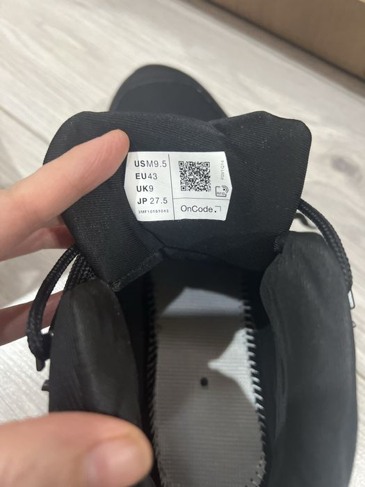 Кроссовки ON Cloudrock Mid WP черный