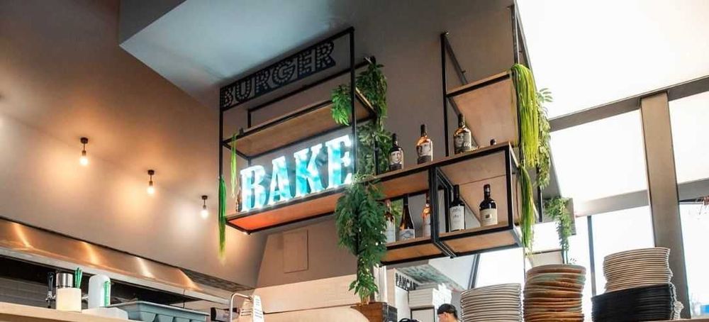 Sigle luminoase  PIZZA si BAKE