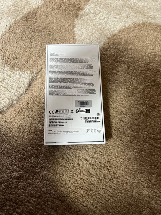 Cutie iphone 13 negru