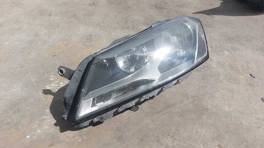 Far Stanga Volkswagen Passat B7 an 2013 combi berlina