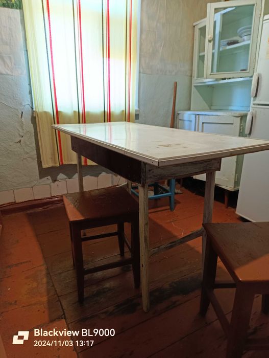 стол с креслом для дома и дачи