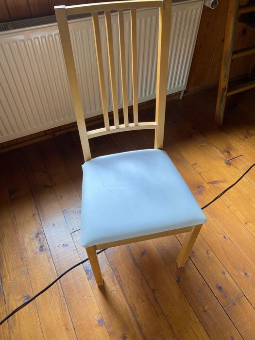 Masă extensibilă +scaune  IKEA