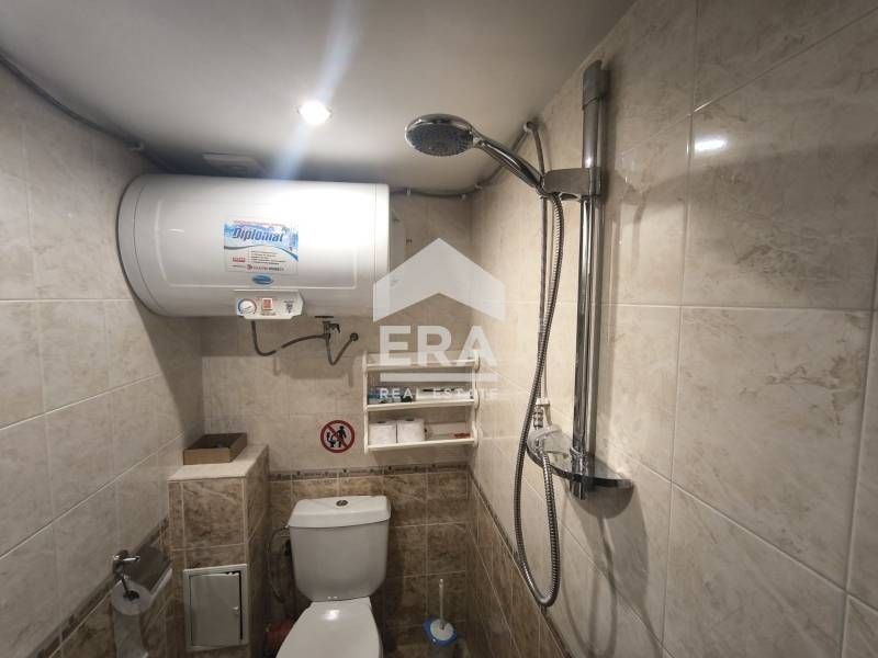 Търговско помещение под наем със статут на магазин за промишлени стоки