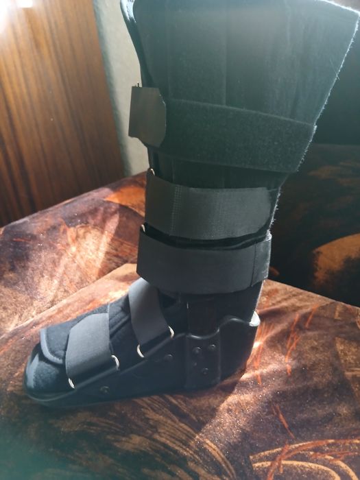 Ортопедичен ботуш