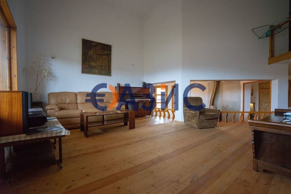 Вила в подножието на Балкана в с. Медвен, Сливен, България, 310 м2