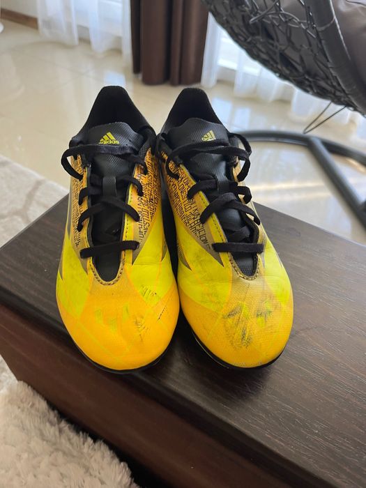 Детски футболни обувки